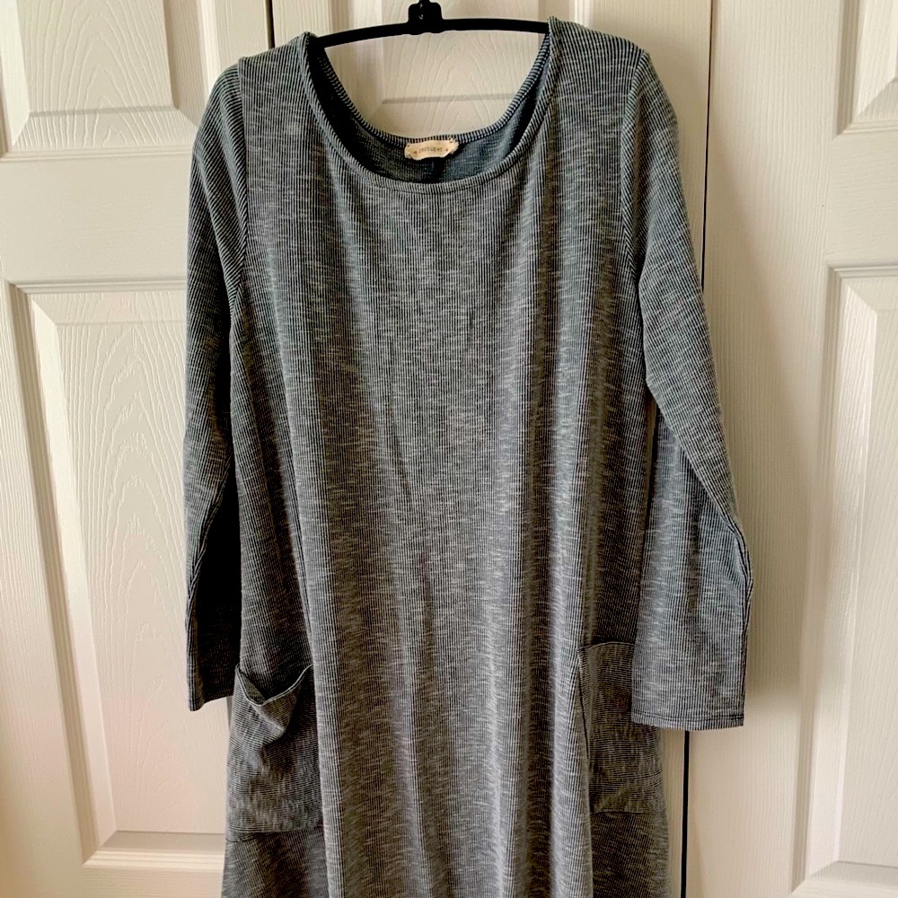Crescent - Teal knit with loose comfortable fit